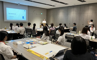 中外ライフサイエンスパーク横浜で実施した神奈川県立鎌倉高等学校の生徒さんへの授業の様子