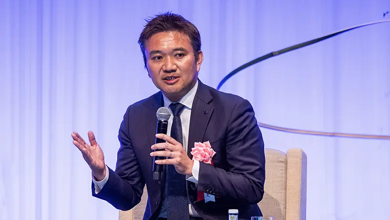 当社研究本部長の井川智之が話している様子