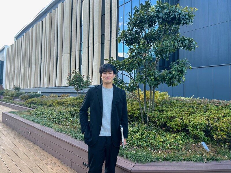 本インタビューに回答する社員