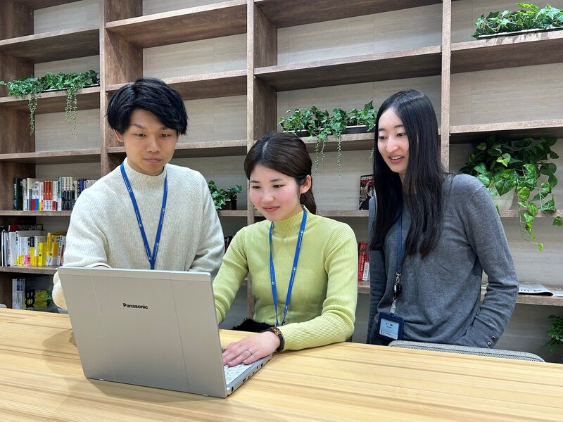 本インタビューに回答する社員